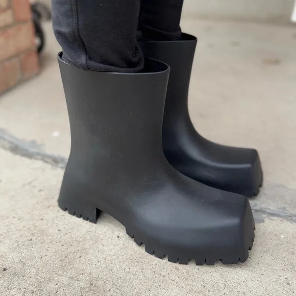 Balenciaga Trooper Boots In Black Rubber Boots